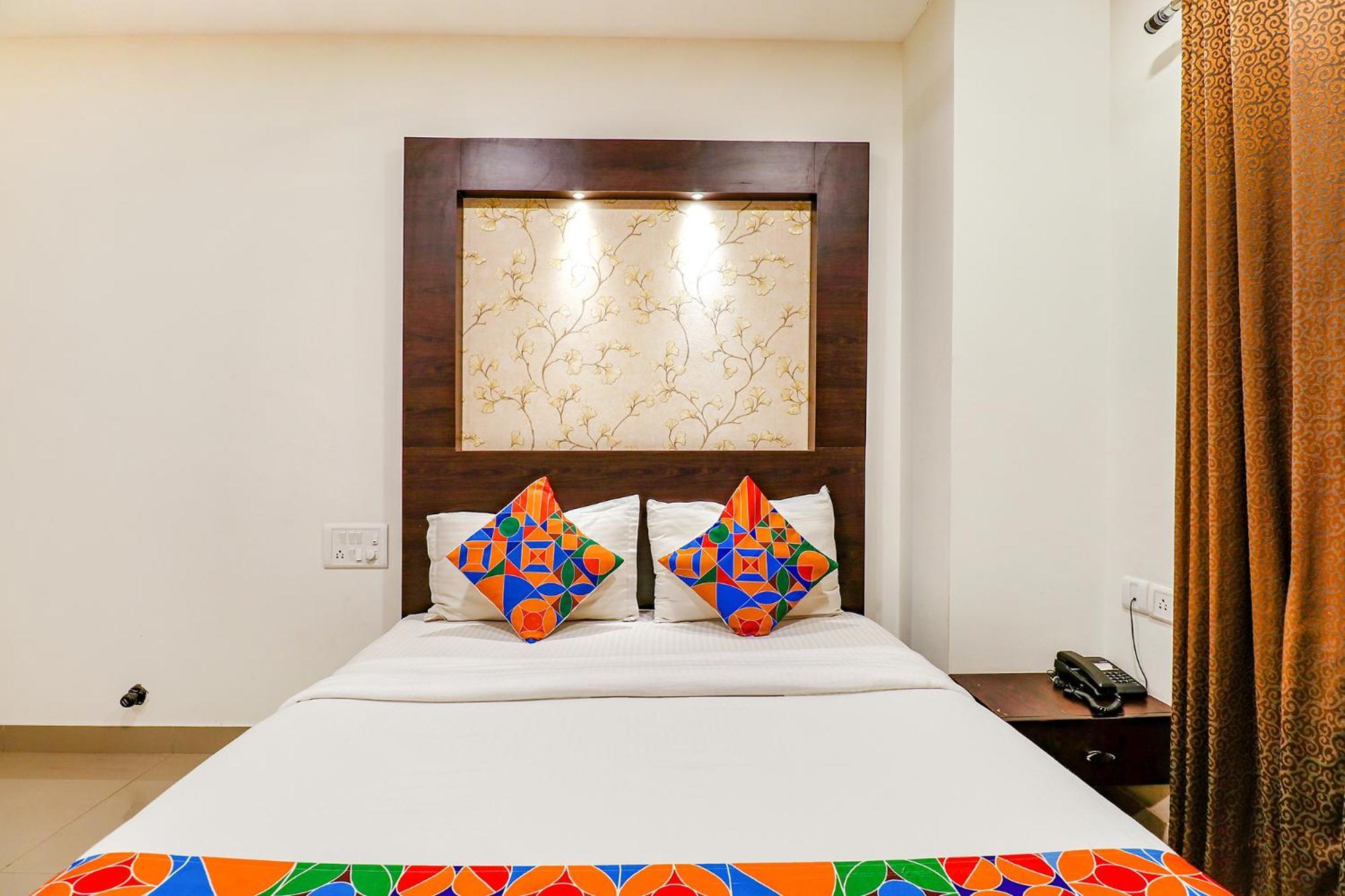 Fabexpress Sri Sai Suites Bangalore Exterior photo