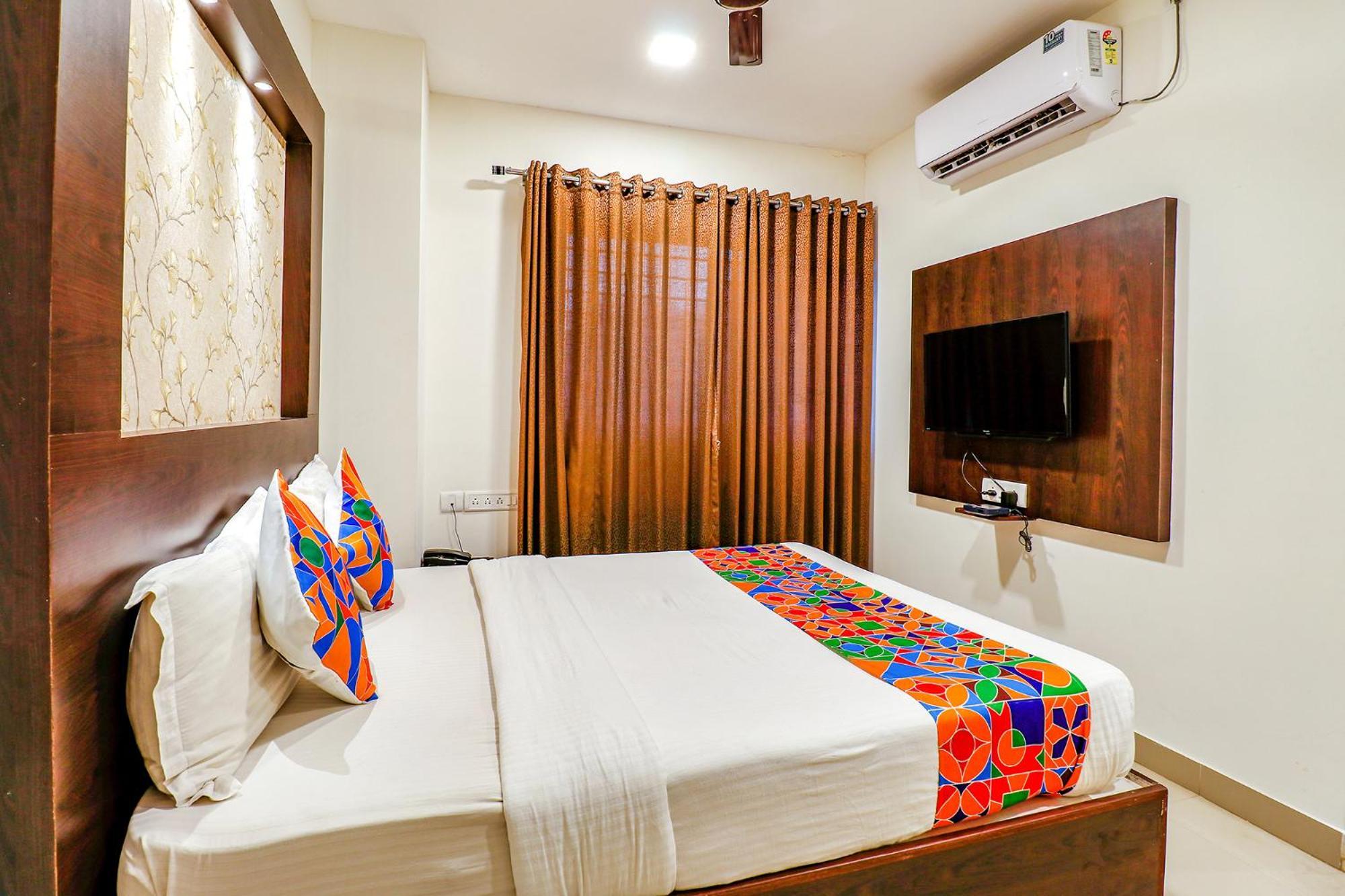Fabexpress Sri Sai Suites Bangalore Exterior photo